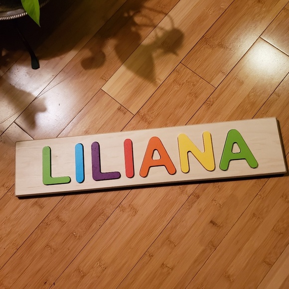 Kids wooden name puzzle - Picture 1 of 3